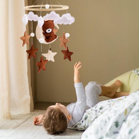 Baby Krybbe uro Sovende Bjørn Skyer Stjerner Barneromsdekor Håndlaget Filt Hengende Sengemobil for Gutter Jenter