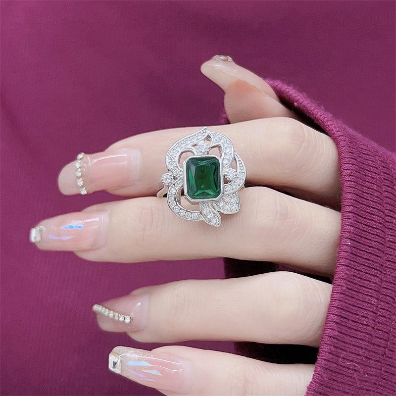Luxury Emerald Jewelry Set: Ring, Earrings & Necklace for Women