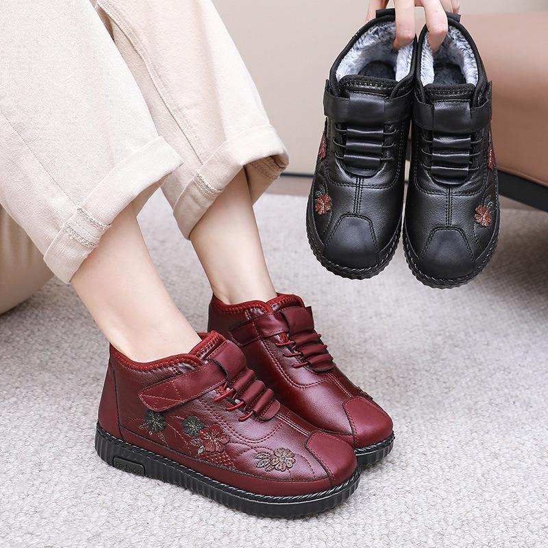 Cotton Shoes Women's New Winter Old Beijing Velvet Thickened Warm Soft Sole Non-slip Mother Shoes Medium and Old Cotton Boots
