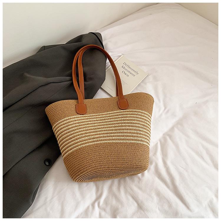 

French niche underarm bag women s 2025 new simple casual baguette bag shoulder bag fashion commuter messenger bag хаки