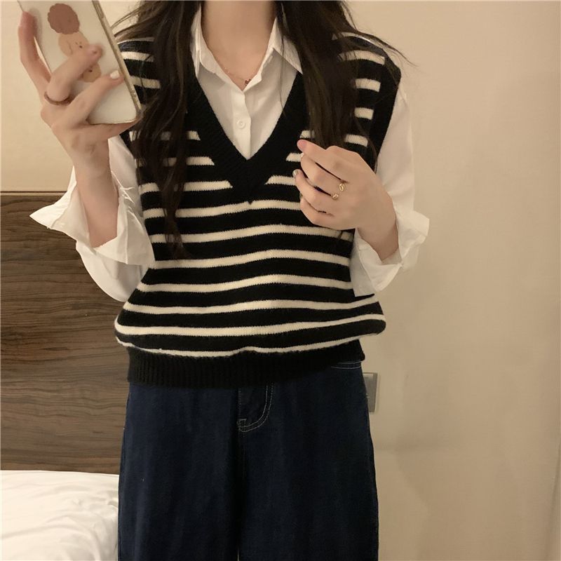 Striped V-neck Knitted Vest Sweater Women Paired with Autumn Sweater Tank Design Sense of Temperament and Layering Vest Female