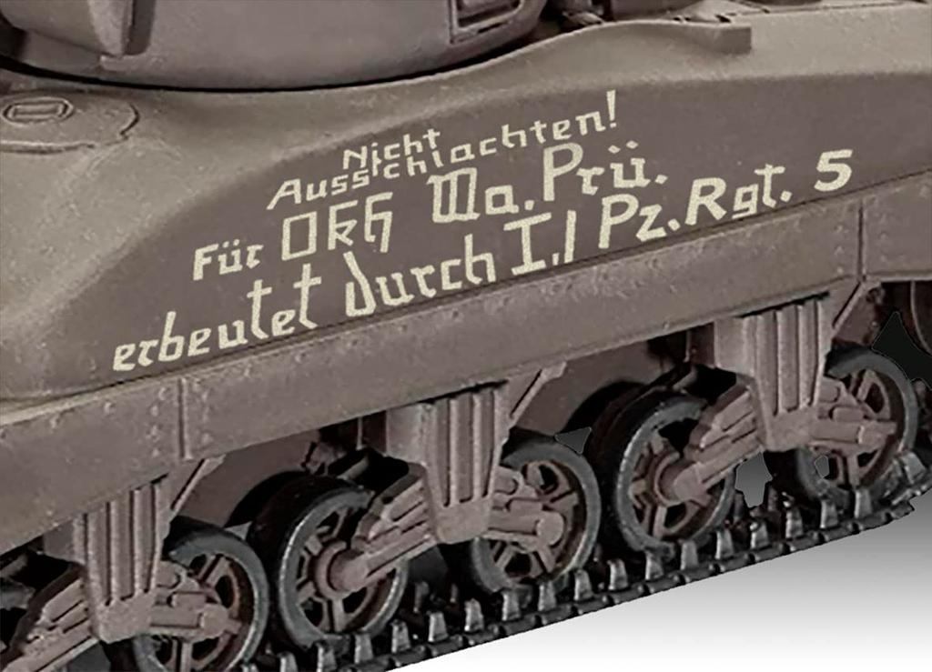 German Revell US Army M4A1 Sherman Plastic Model 03290 1/72