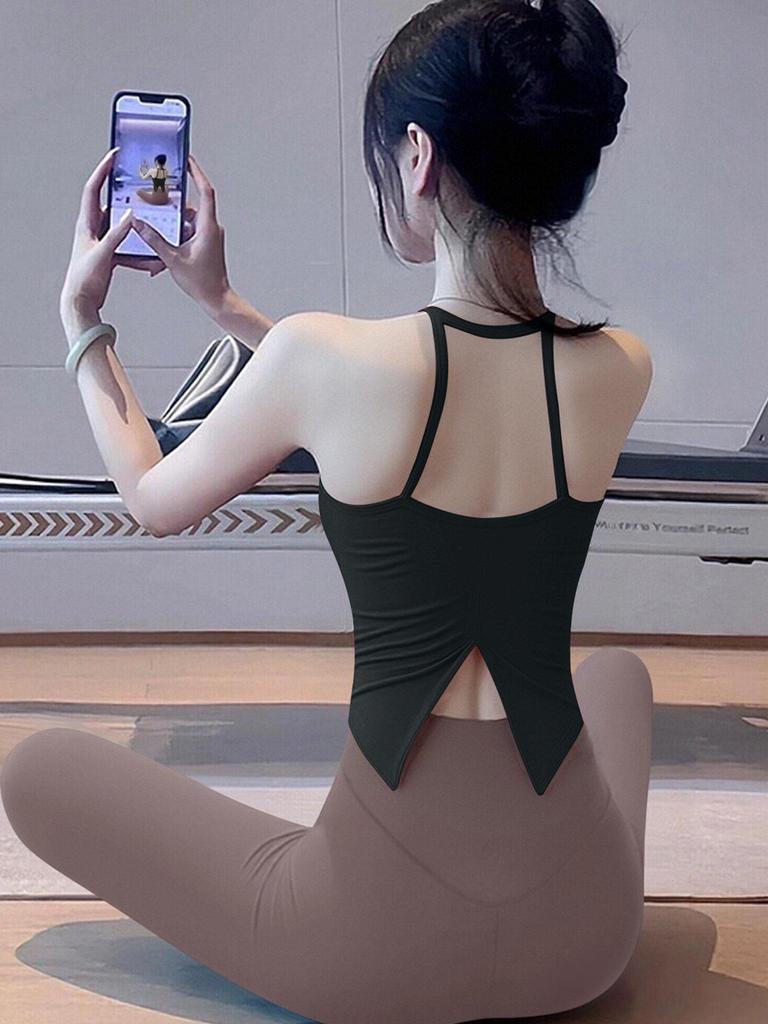 Women's 2026 High-End Yoga Vest with Chest Pads for Outdoor Fitness & Pilates.