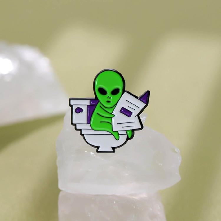 Collectible Alien Newspaper Reader Pin Alien Badge Pin Alloy Material for Daily