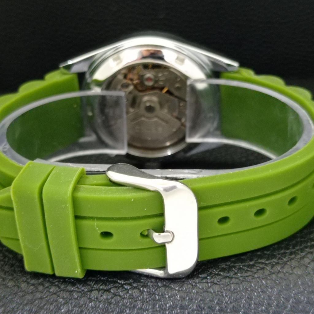 AUTOMATIC VINTAGE SEIKO 5 REFURBISHED JAPAN MENS GREEN DIAL WATCH A440378-9 Sk-a440378-1