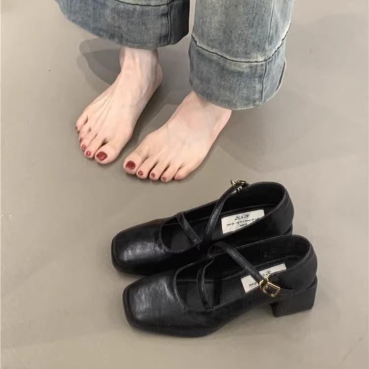 Retro Mary Jane shoes in early autumn 2025 new French temperament elegant square head light mouth thick heel high heel small leather shoes