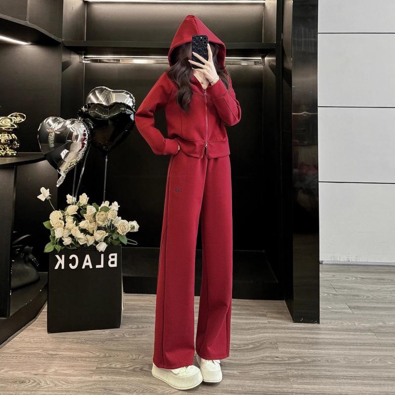 

2026 Stylish Red New Year & Christmas Hoodie Sports Suit for Women XL