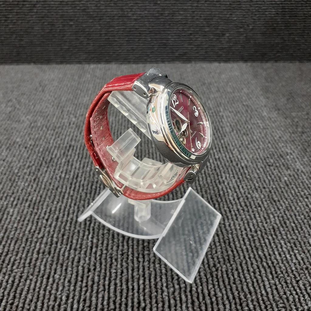 Used SEIKO 4R38-01M0 automatic watch