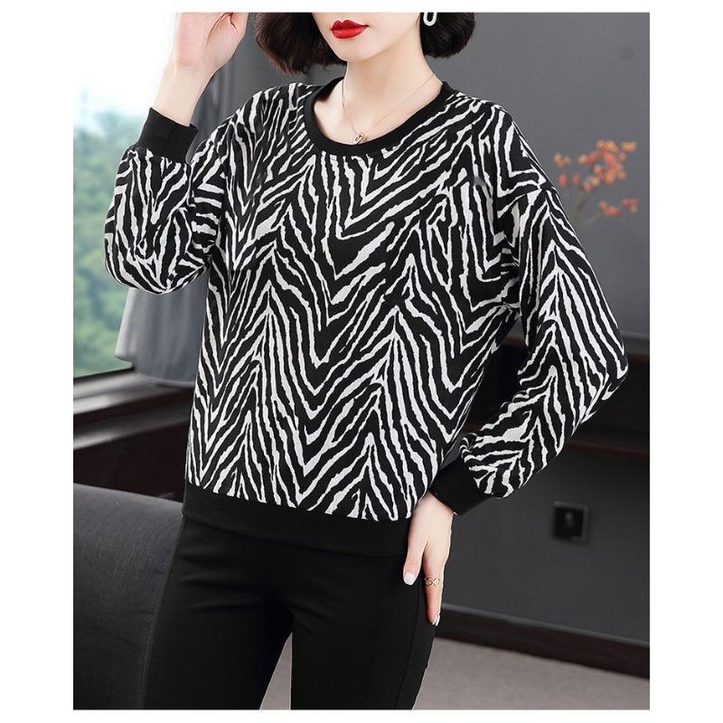 Round Neck Pullover Sweatshirt for Women New Spring and Autumn Loose and Versatile Printed Bottoming Shirt Top