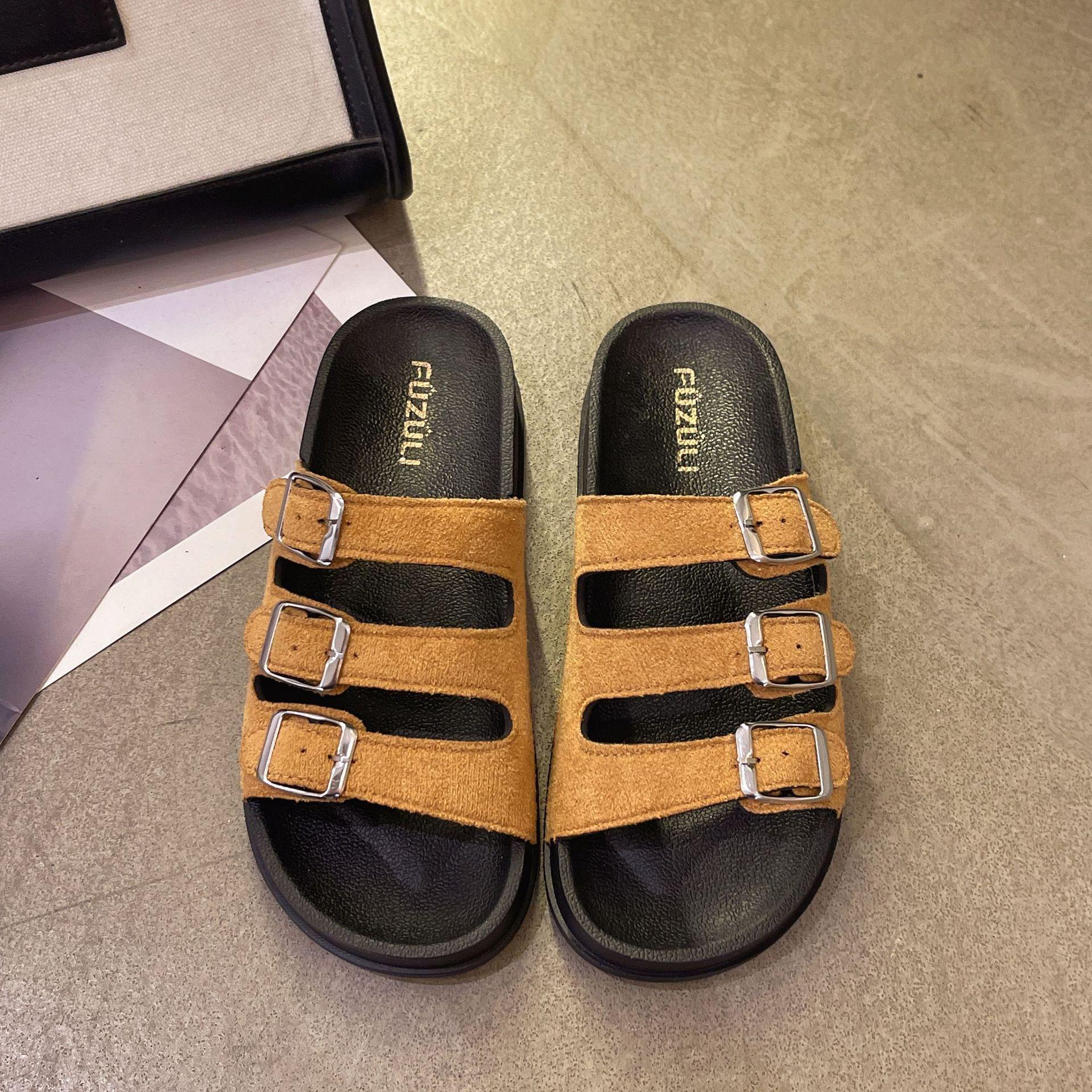 

Button slippers women s summer wear Internet celebrity fashion casual thick bottom one-word drag sweet wind round head beach cool slippers 40 хакі