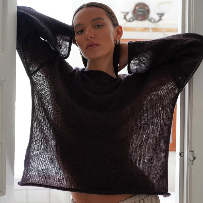 Hohler Strickpullover Frühling und Sommer Damen Perspektive Dünne Abteilung Großer Rundhalsausschnitt Trompetenärmel Gestricktes T-Shirt