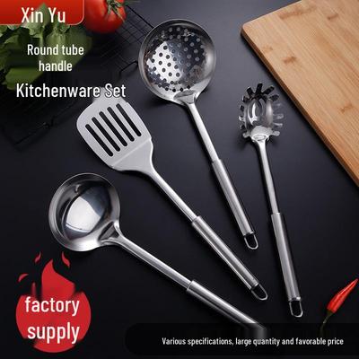 Küchengeschirr-Set aus Edelstahl: Spatel, Suppenkelle, Verbrühsicherer Wok-Spatel, Pfannenwender, Große Schaumkelle mit rundem Rohrgriff.