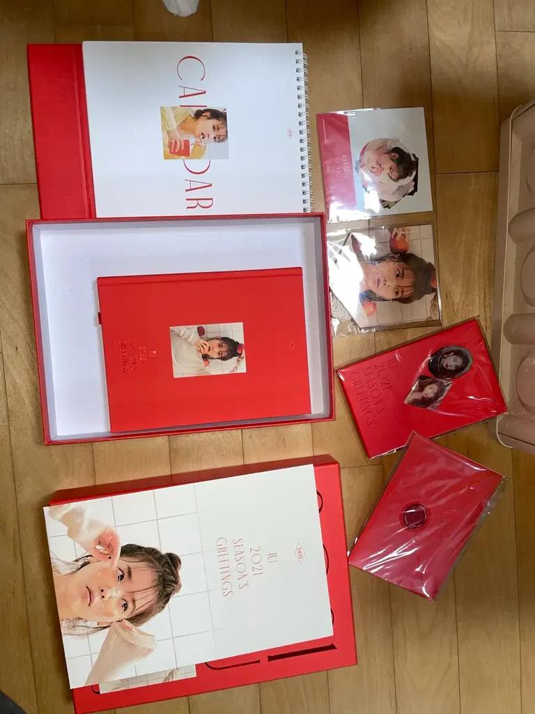 IU 2021 Season's Greetings Goods Used