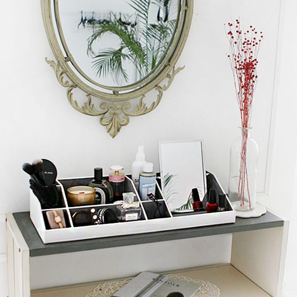 Organizer Cosmetics Storage Box [T1-4]