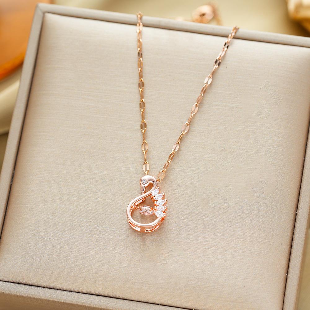 Sparkling Diamond Moving Swan Beating Heart Titanium Steel Necklace For Women Fashion Versatile Collarbone Chain Jewelry