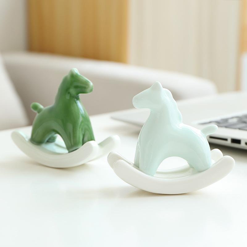 Simple and creative ceramic rocking horse ornament coffee table tea pet decoration study desk bedroom TV cabinet soft decoration