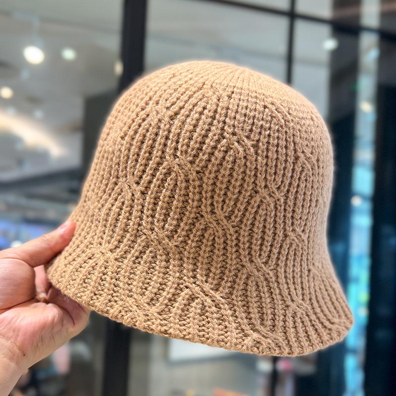Hand crocheted bucket hat women's versatile wool bucket hat autumn and winter thermal basin hat