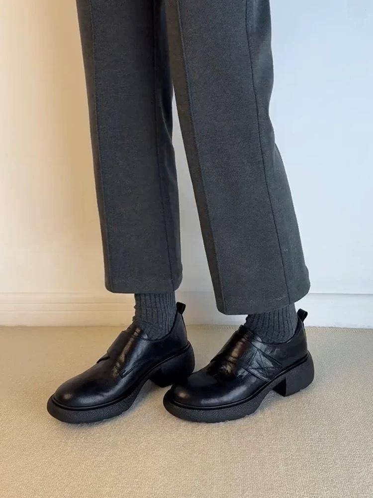

Thick-soled round head retro simple loafers women s Velcro autumn new commuter thick heel comfortable deep mouth single shoes women 34
