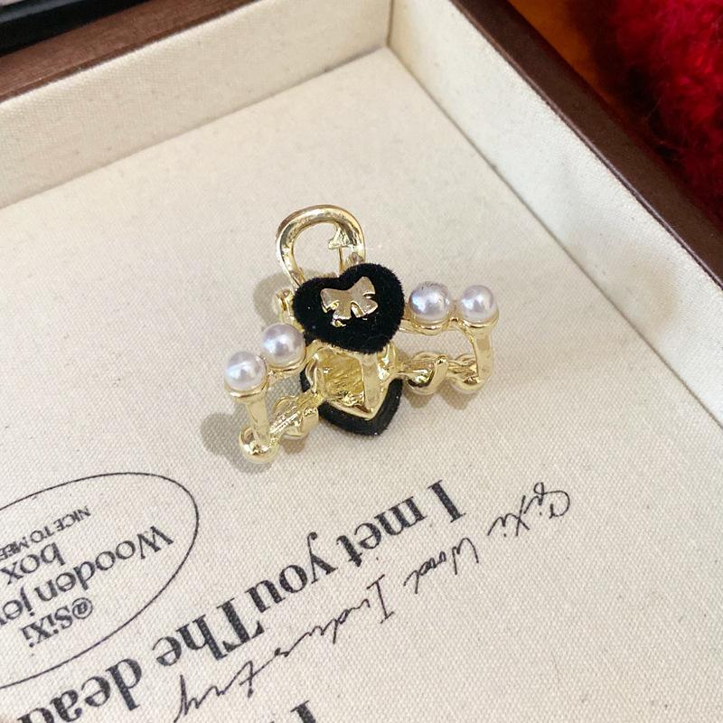 French retro pearl flower bow small grab clip simple bangs broken hair shark hairpin sweet temperament hair accessories