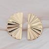 Vintage Gefaltete Crimple Sektor Ohrringe Stud für Frauen Mode Zink-legierung Retro Ohrringe Einfache Nische Temperament Schmuck Geschenk