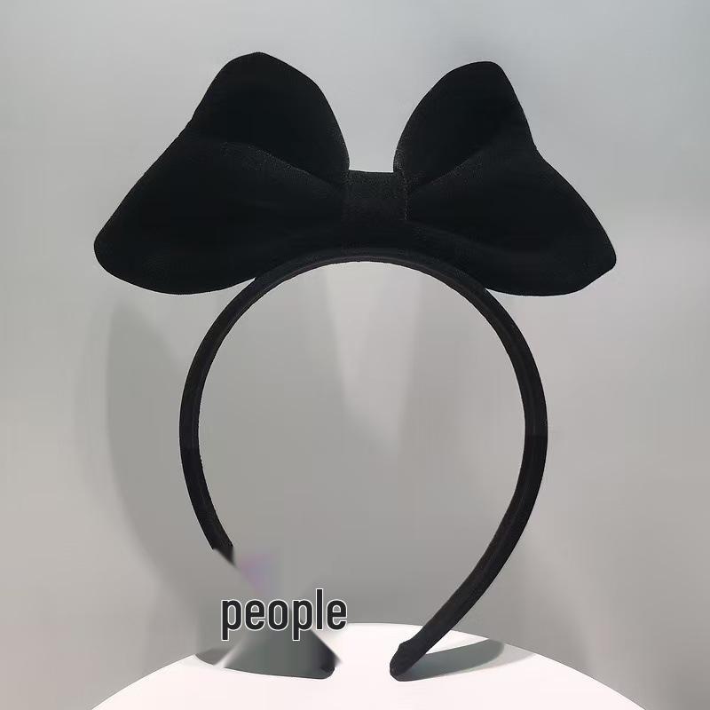 

2022 New Cute Cartoon Bow Plush Headband - Versatile Christmas Accessory for Girls