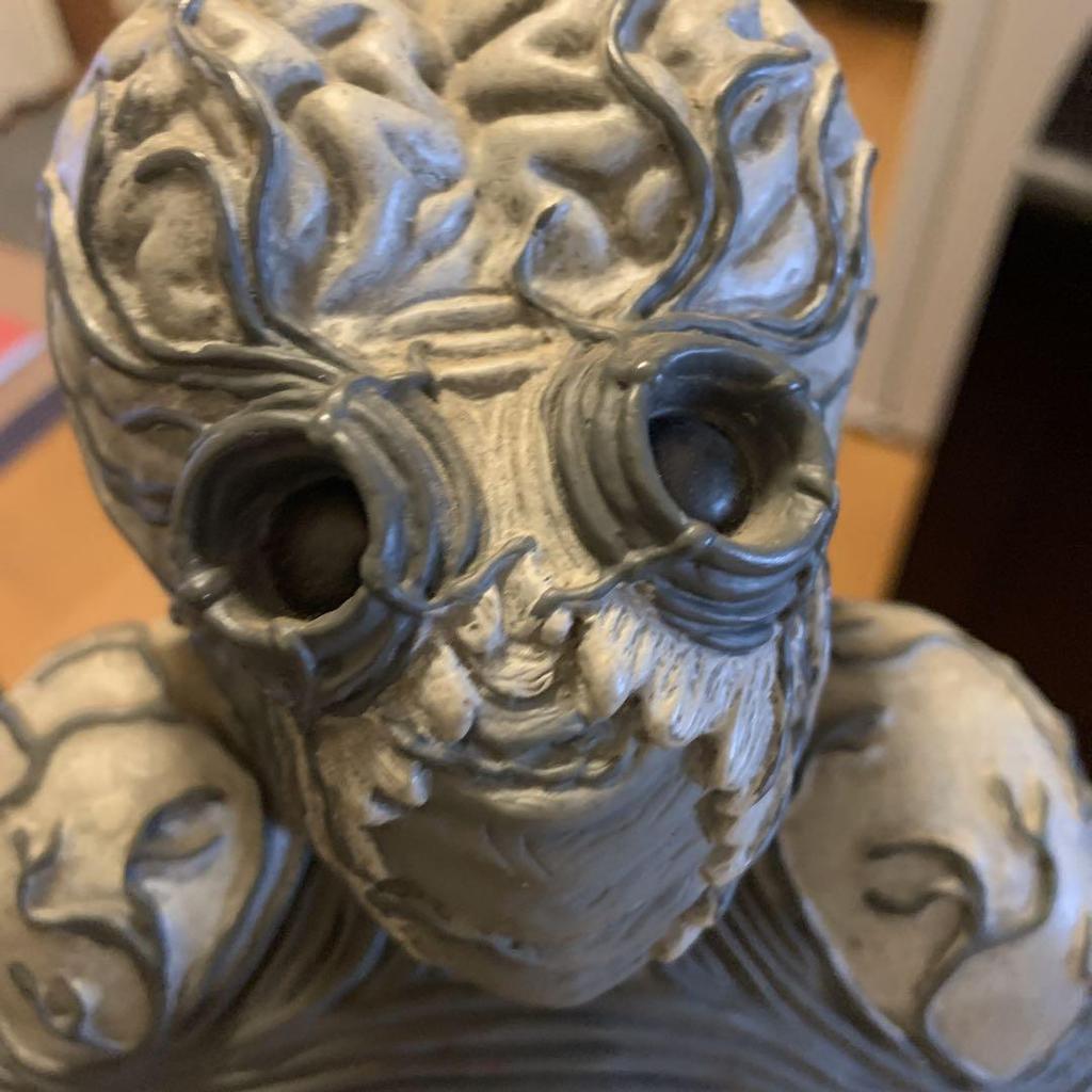 [USED] Alien Figure Gray
