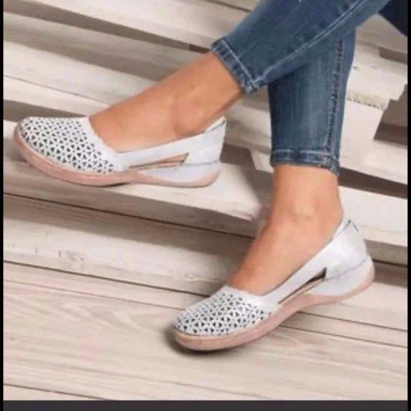 Damen Sommer Keilabsatz Hohl Einfarbig Lässige Sandalen, Modisches Vielseitiges Schuhwerk, In Großen Größen Erhältlich.