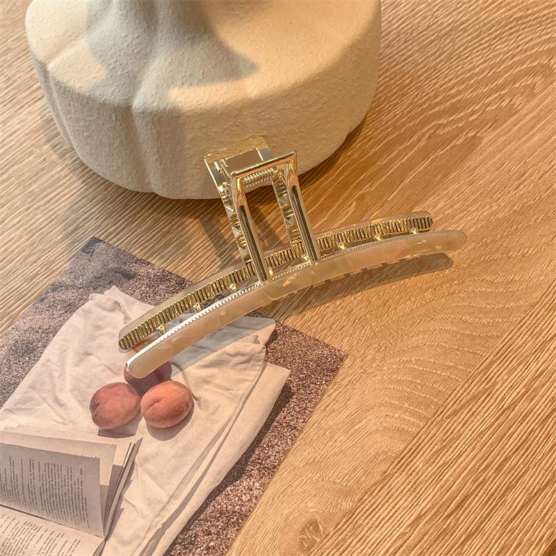 Elegant Oversized Retro Acetate Hairpin: Exquisite Korean Shark Clip for Women