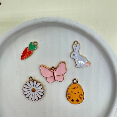 Szycie i dziewiarstwo – Przypinki i broszki