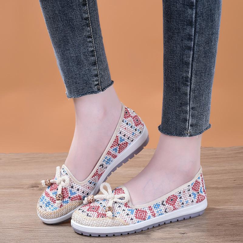 2025 new summer old Beijing cloth shoes women's shoes soft-soled non-slip mother shoes casual breathable middle-aged and elderly flat shoes