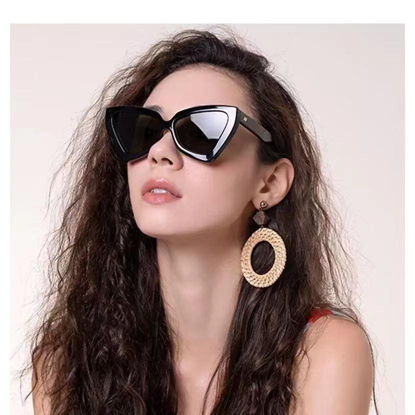 Chic Retro Cat-Eye Sunglasses for Women - European & American Style