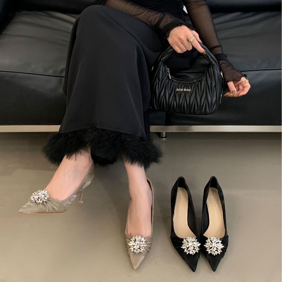 

2025 новые туфли-лодочки на шпильке из атласа с элегантным цветком из стразов, для работы, для женщин 39 хаки