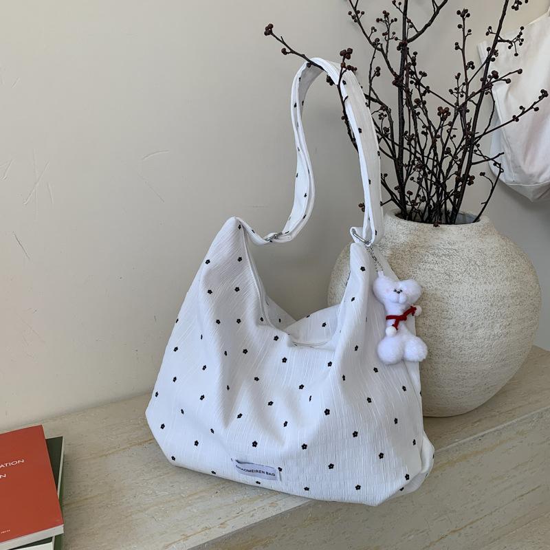 This Hand-held Shoulder Bag Is Fashionable Casual Fairy-like and Stylish with A Large Capacity