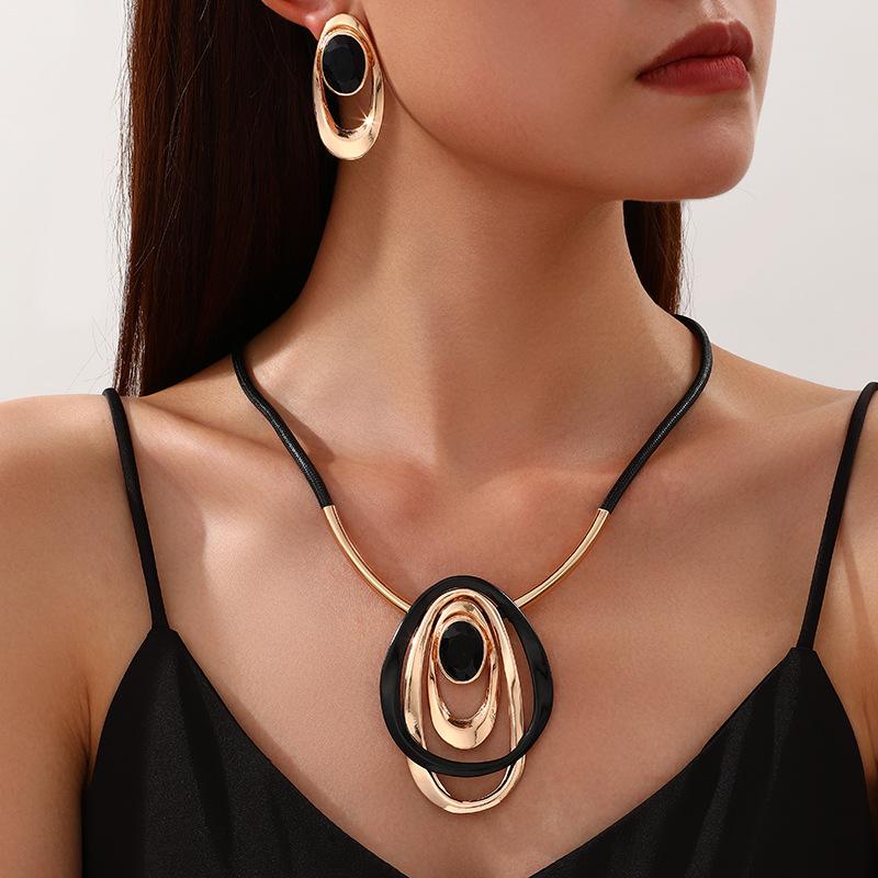 Fashion retro oval three-ring buckle pendant necklace charm creative exquisite exaggerated earrings jewelry suit women