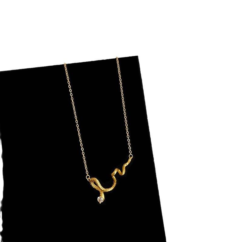 Guochao New Chinese Sand Gold Ingot Snake Pendant Necklace Women'S Retro High Sense Light Luxury Versatile Neck Chain Sweater Chain