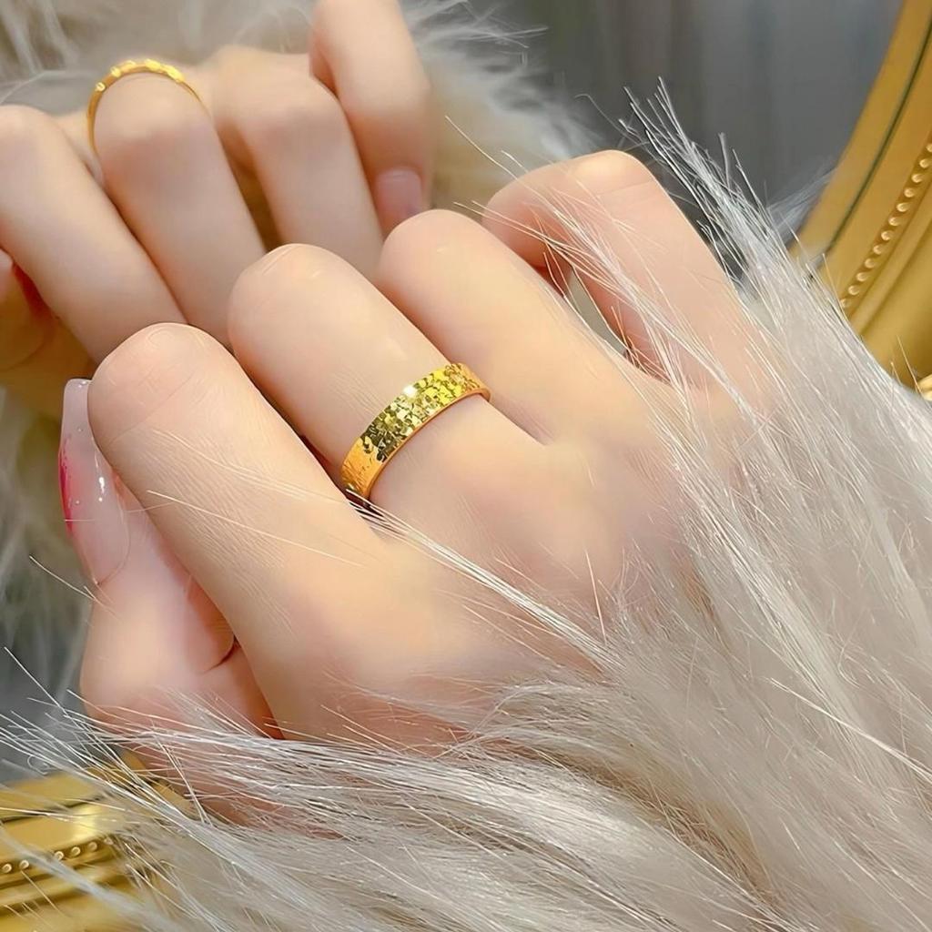 Elegant Titanium Steel Crushed Ice Gold Ring for Women - Light Luxury, Long-Lasting Color, Perfect for Couples