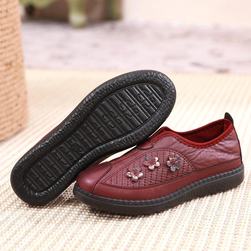 25 years old ****** new old ******* cloth shoes single shoes non-slip s**t sole wear-resistant one pedal middle-aged and elderly mother shoes