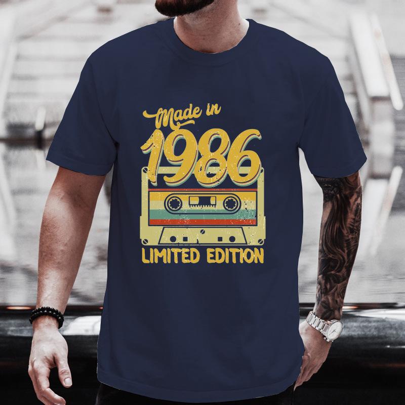Unisex T-Shirt mit Rundhalsausschnitt Hergestellt 1986 Kassettenband Grafik-T-Shirt Retro Vintage Geburtstag Lässiges Kurzarm-Oberteil Für Musikgeschenk Tragen