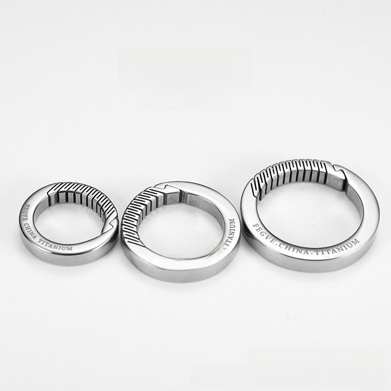 Titanlegierung Federverschluss Herren Gebogener Schlüsselanhänger Anhänger