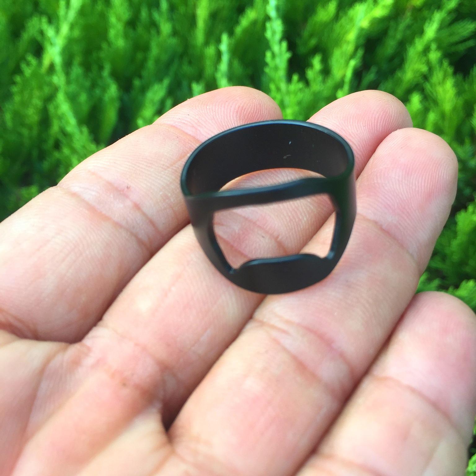 

1 шт. Креативное кольцо из нержавеющей стали, открывалка для бутылок, открывалка для пивных бутылок, кольцо-открывалка, барная открывалка для пива 1PCS чёрный