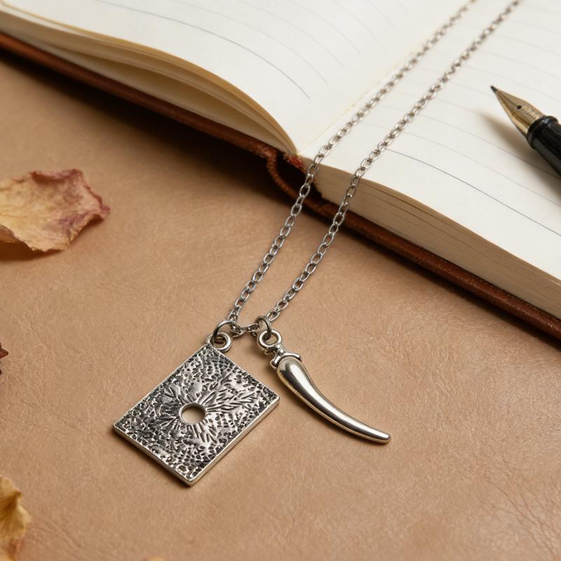 Lord Horcrux Tom Riddle'S Diary Serpent Tooth Pendant Necklace Cosplay Accessory Holiday Birthday Gift