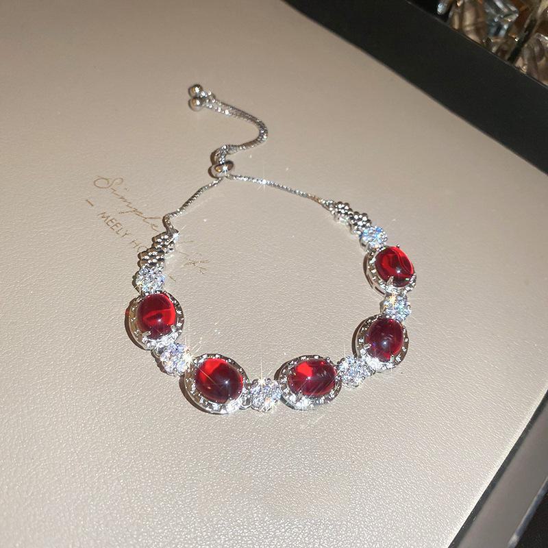 "High-End Luxury Drop Necklace and Earrings Set - European and American Niche Versatile Jewelry"