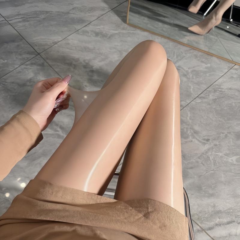 Aurora Ultra-Thin Black Silk Stockings - Seamless, Snag-Resistant, Glossy Finish for Silky Smooth, Sexy Legs.