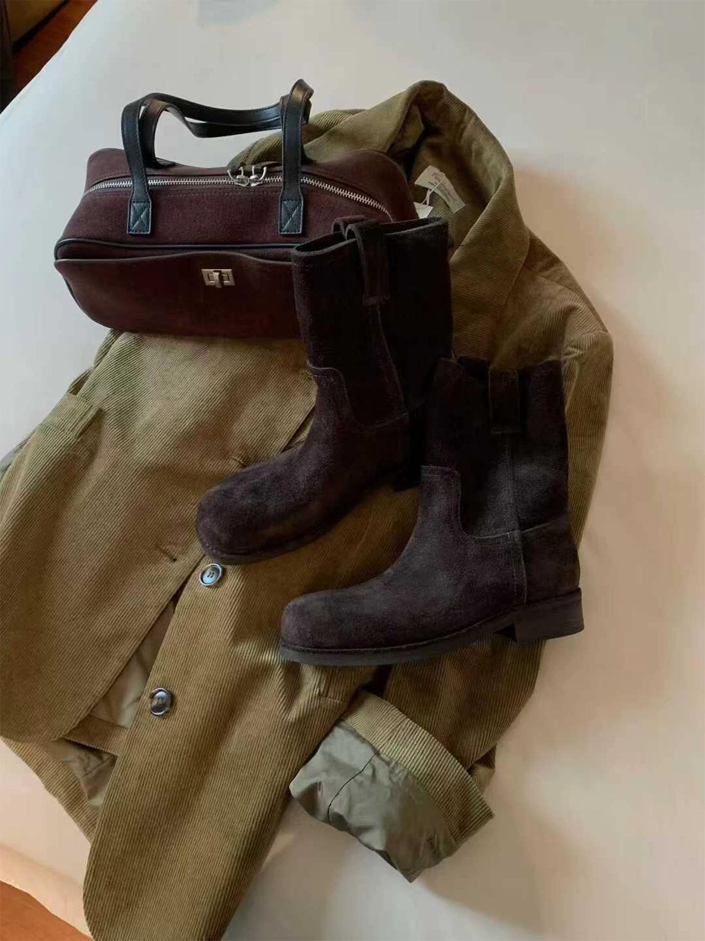 

Sheepskin version~ retro matte suede round head low heel western cowboy boots short boots women s 2025 new Martin boots 40