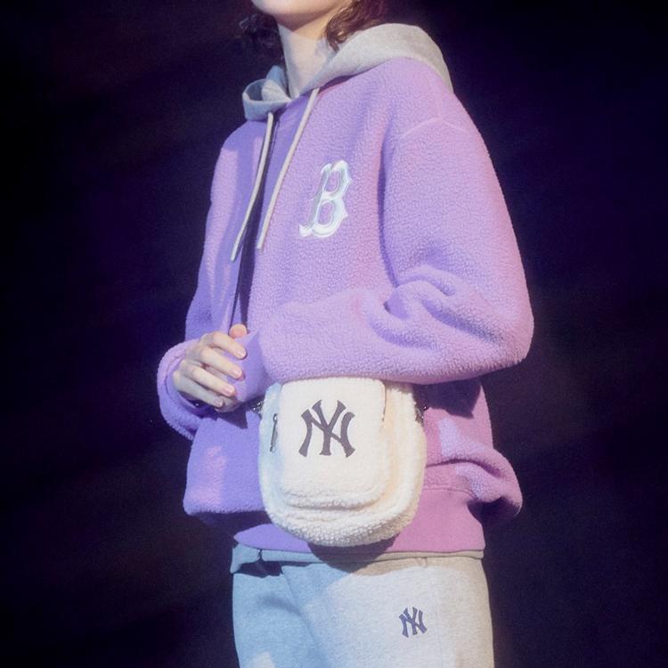 MLB New York Yankees Fleece Wool Mini Shoulder Crossbody Bag Women Bags White 32BGDF011-50I