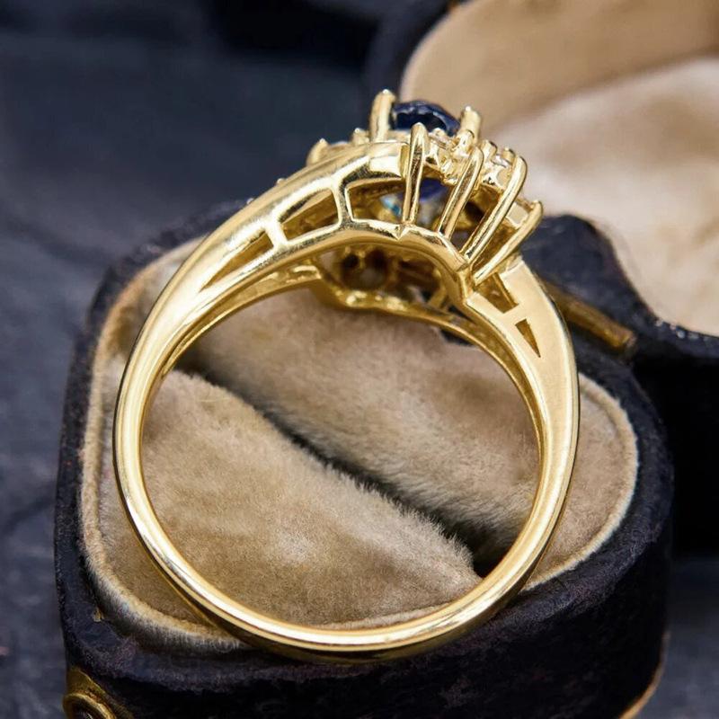 Court old money ring female, imitation sapphire oval oblique, premium ring