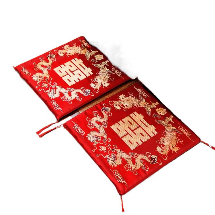 Red Wedding Kneeling Cushions for Newlyweds: Perfect for Blessings, Tea Ceremony, and Traditional Kowtow Rituals.