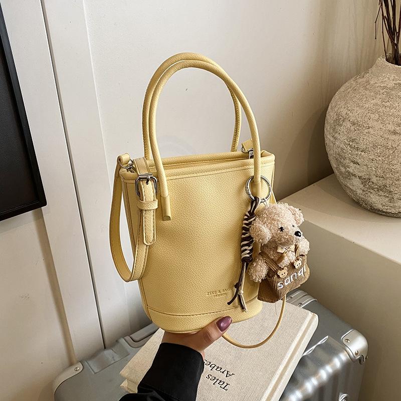 Hand Carry Fashion Casual Bag Women's 2025 New Retro Trend Versatile Bucket Bag Niche Shoulder Women's Bag
