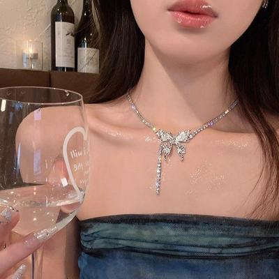 Lesklý náhrdelník Butterfly Choker pro ženy Luxusní stříbrná barva Bling Clavicle Řetízkový náhrdelník Šperky