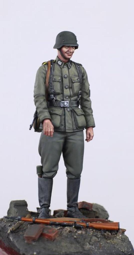 The Body WW2 22nd SS Volunteer Cavalry Division Maria Theresa Soldier 2 Resin Kit TBO35230 1/35 (person)